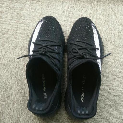 靴 Adidas Yeezy Boost 350 V2 Oreo