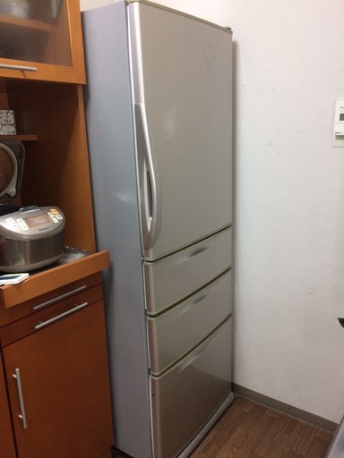 冷蔵庫　3000円です。