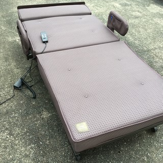【ほぼ新品】 ATEX　電動ベッド♪　介護ベッド　AX-B635EW