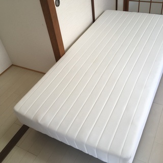 【2017年購入 白色】シングルベッド(脚付きマットレス一体型) 