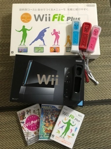 直ぐに遊べます(^^)任天堂 Wii 本体 &Wii Fit plus &コントローラ &ソフト