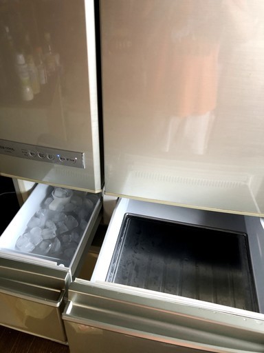 冷蔵庫　シャープ　値下げしました❣️ プラズマクラスター搭載6ドア冷凍冷蔵庫SJ-XF56S