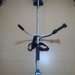 美品　マキタ　充電式草刈機　MUR142UD