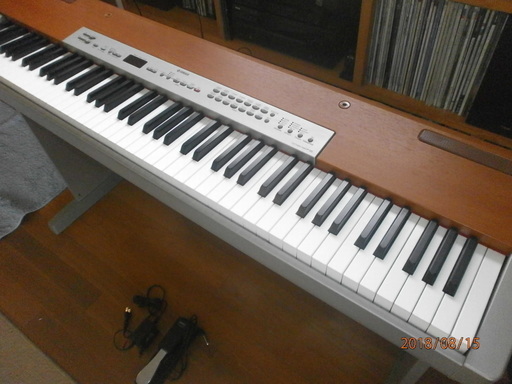 電車ピアノ ヤマハ p120s
