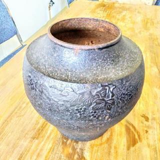 決まりました。昭和35年の鉄製の花瓶