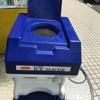 かき氷機 ほぼ新品な状態です。