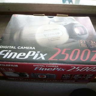 デジタルカメラ（FINEPIX 2500Z）