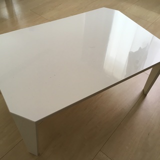 【中古品】折りたたみ式テーブル　ホワイト☆ 一人暮らしに最適サイズ☆