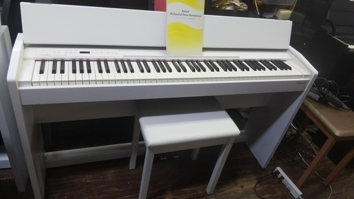 電子ピアノ　Roland　F-140R-W　2016製　配送代込み　¥73.000-　（配送エリア限定）