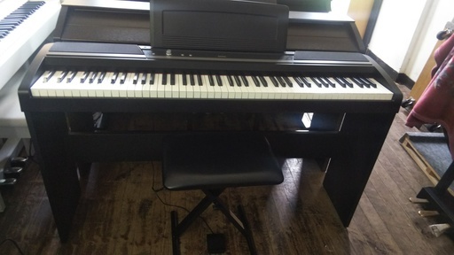 電子ピアノ　KORG　SP-170S-B　2015製　配送代込み　￥26.000-　（配送エリア限定）