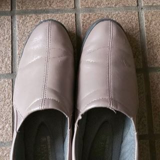藤色合成皮革ウォーキング靴 22.5cmEEE