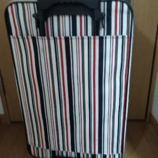 キャリーバッグ　布製スーツケース未使用品