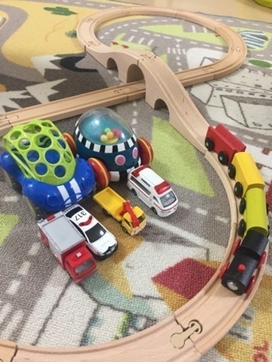 Ikea電車レール トミカ 車 ラグセット みりん 江東のおもちゃの中古あげます 譲ります ジモティーで不用品の処分 Ikea電車レール トミカ 車 ラグセット みりん 江東のおもちゃの中古あげます 譲ります ジモティーで不用品の処分