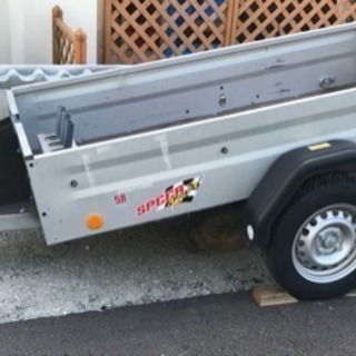 トレーラー 車