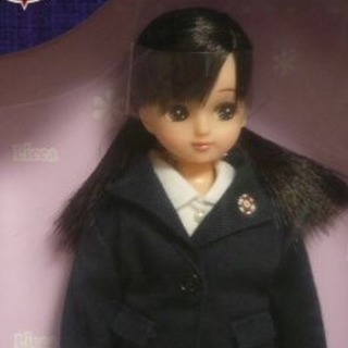 福岡中央高校の創立記念リカちゃん人形をお譲りください