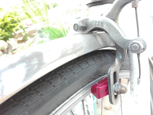 パンクに強いＬＥＤオートライト付き自転車ファミリータイプ（前かご付き）　２６型内装３段変速