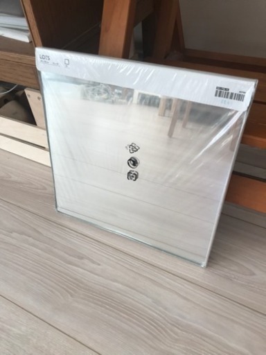 壁に貼るだけの簡単鏡 Ikea イケア Lots ロッツ 4枚組セット Maru 榴ケ岡のミラー 鏡 の中古あげます 譲ります ジモティーで不用品の処分