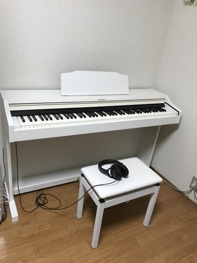 ローランド 電子ピアノ8/30まで【高低自在椅子＆ヘッドホン＆楽譜付】Roland Piano Digital RP501R-WHS
