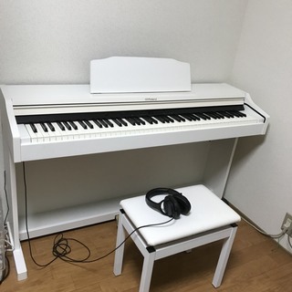 ローランド 電子ピアノ8/30まで【高低自在椅子＆ヘッドホン＆楽譜付