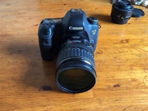 Canon 6D ボディと EF28-135mm, 50mm レンズのセットです！
