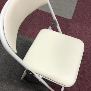 白い折りたたみスチールパイプ椅子★9脚あります