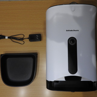 カリカリマシーンSP　猫　犬　どちらもOK　餌自動です