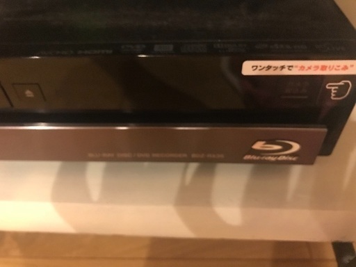 テレビ台付き液晶テレビとブルーレイDVD