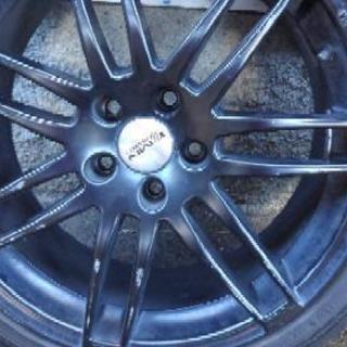 １８インチ、スタッドレスタイヤ　💴⤵️