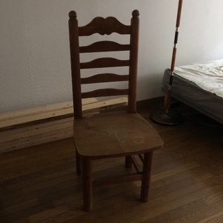 上京区 木製のテーブル椅子 2脚