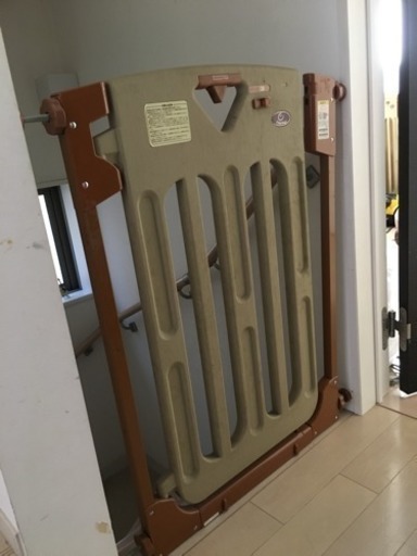 ベビーゲート 階段転落防止柵 マー 北池袋のベビー用品 安全 保護グッズ の中古あげます 譲ります ジモティーで不用品の処分