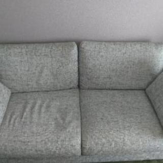 人気のグレー色のソファー
