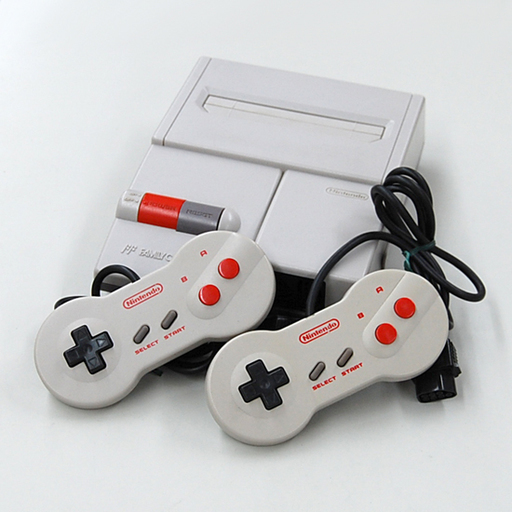 Nintendo/ニンテンドー HVC-101 AV仕様ファミリーコンピュータ コントローラー×2 動作確認済み ニューファミコン 札幌市 清田区 平岡