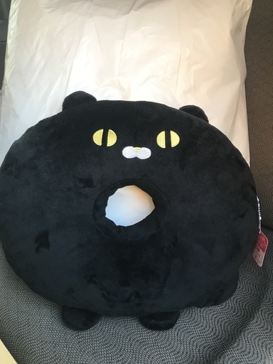 ほぼ新品 黒猫ドーナツ型クッション ちゃちゃ丸 さいたまのファブリック カバー クッション の中古あげます 譲ります ジモティーで不用品の処分