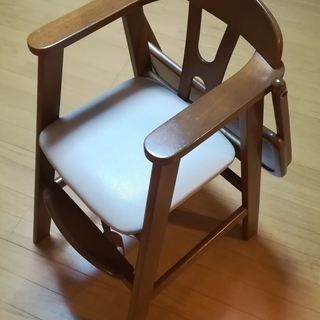 【ネット決済・配送可】木製ベビーチェア(テーブル付き)