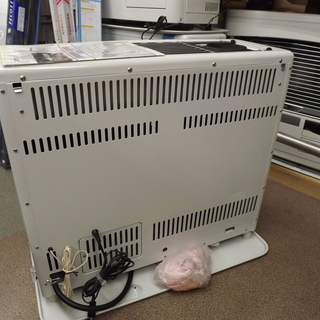 TOYOTOMI トヨトミ　半密閉式石油ストーブ　煙突式石油ストーブ　HR-650F 2015年製 札幌　西岡店-大和屋アッフルチェアグリーン