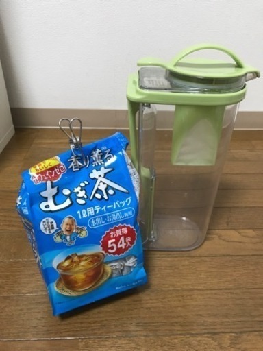 大容量のお茶を入れる容器 と麦茶パック あい 西横浜の家庭用品 キッチン雑貨 の中古あげます 譲ります ジモティーで不用品の処分