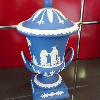 ★WEDGWOODジャスパー　蓋付花瓶★直接引き取り限定！