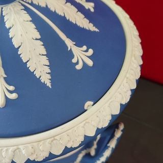 ★WEDGWOODジャスパー　蓋付花瓶★直接引き取り限定！