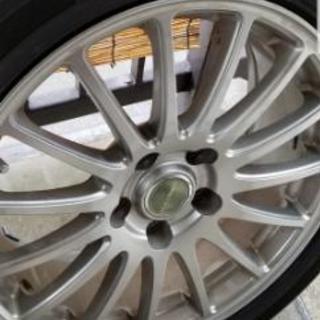 アルミホイール付きタイヤ4本セット。