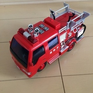 大きめな消防車のおもちゃ