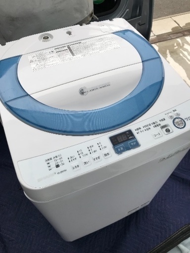 取引中、2013年製シャープ全自動洗濯機7キロ。美品。千葉県内配送無料。設置無料。