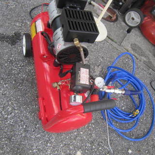 使用頻度少！静音オイルレスエアーコンプレッサー