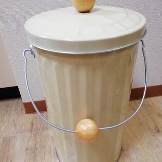 【中古品】ブリキ缶（アルミ？）製ゴミ箱