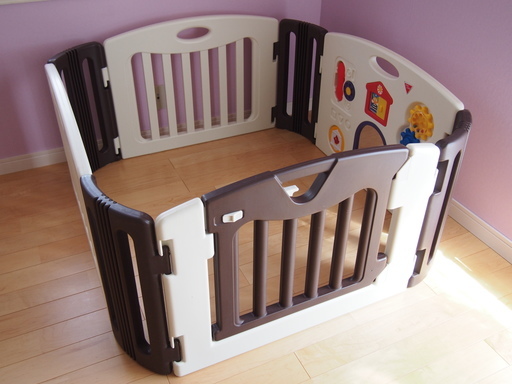 ベビー サークル 日本 育児