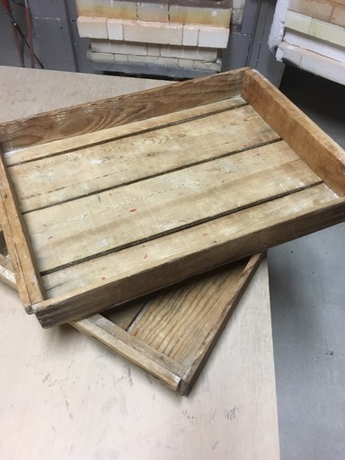 【本物、当時物 】木製トロ箱 （魚は入れておらず匂い ません）陶芸家の先生が陶器の流通運搬に用いた希少性の高いものです。