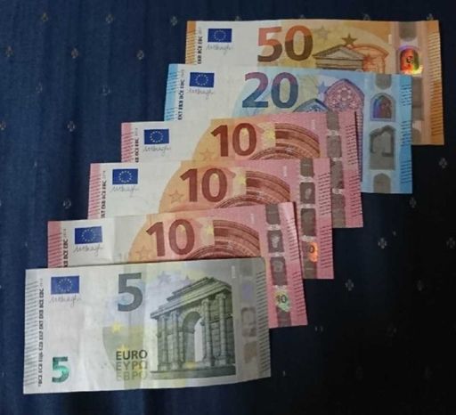 ユーロ紙幣 105ユーロ分