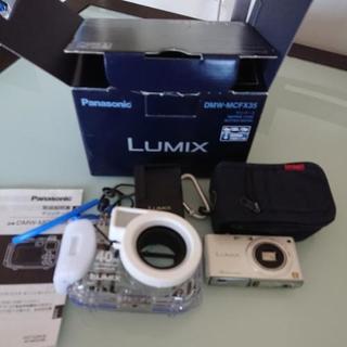 Panasonic Lumix デジタルカメラと専用マリンケースセット
