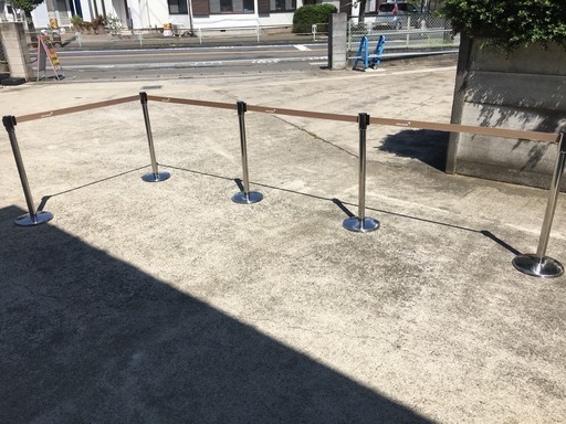 Tens Barrier ポールパーテーション 自動巻取式 ベルト 立ち入り禁止 仕切り 立ち入り制限 5本セット 土台小 家電市場 岩槻のその他の中古あげます 譲ります ジモティーで不用品の処分