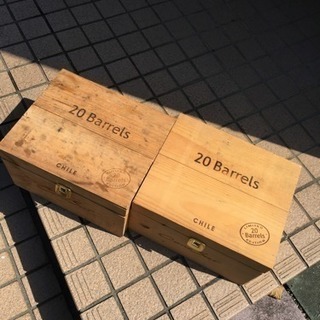 アウトドア用に使っていたワインの箱を改造して作ったかっこいい箱