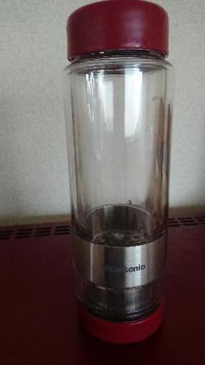 ツイスティー 赤色